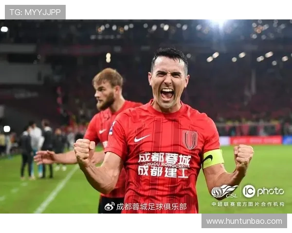 周定洋剪刀脚飞铲引爆赛场冲突张修维周定洋各领黄牌平息火药味